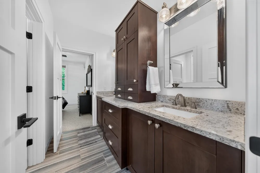 220 Red Oak Lane Rochester Hills, MI 48307