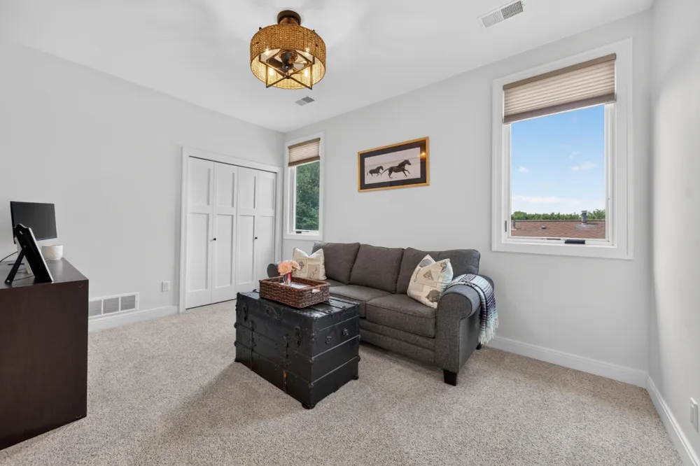 220 Red Oak Lane Rochester Hills, MI 48307