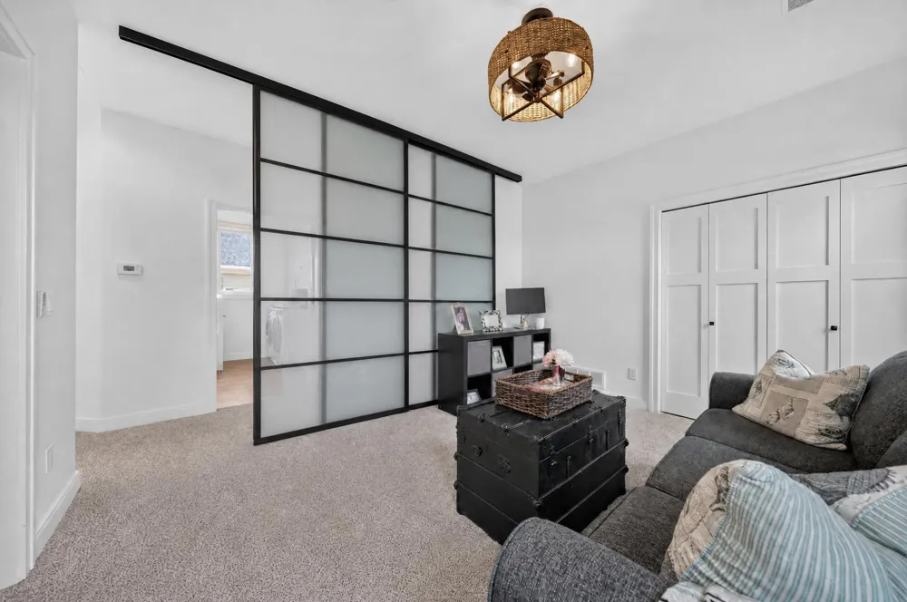 220 Red Oak Lane Rochester Hills, MI 48307