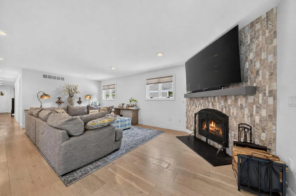 220 Red Oak Lane Rochester Hills, MI 48307