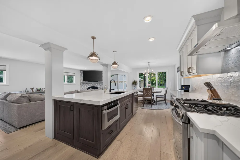 220 Red Oak Lane Rochester Hills, MI 48307