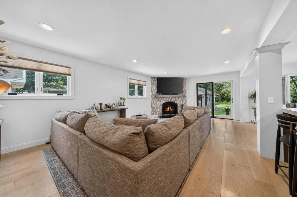 220 Red Oak Lane Rochester Hills, MI 48307