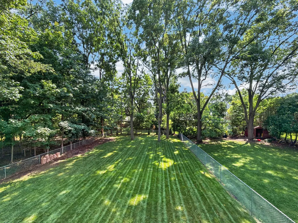 220 Red Oak Lane Rochester Hills, MI 48307