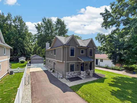 220 Red Oak Lane