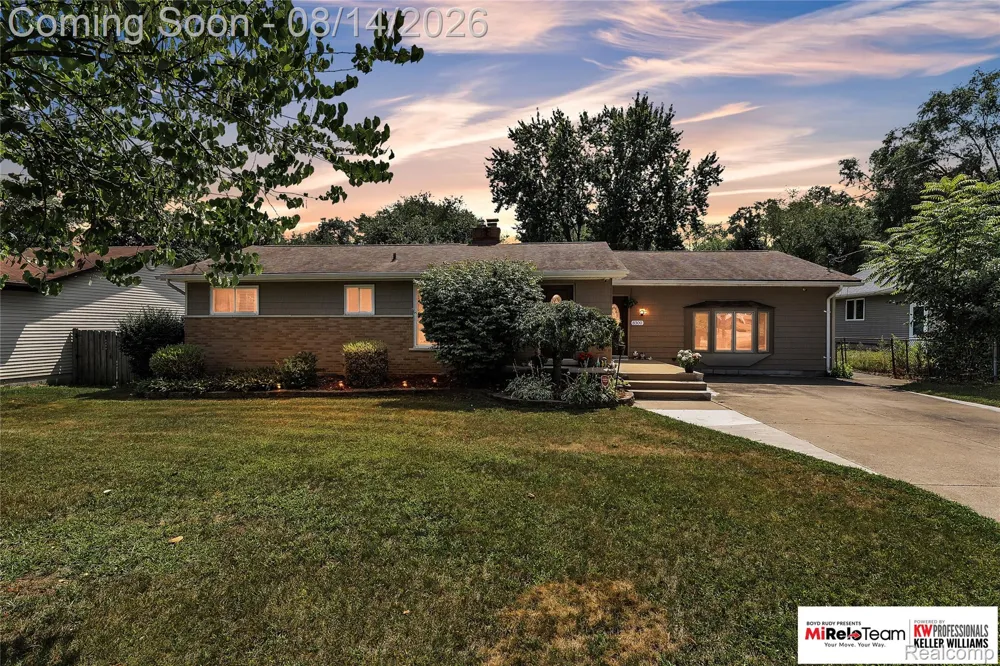 8300 Pacton Drive Shelby Charter Township, MI 48317