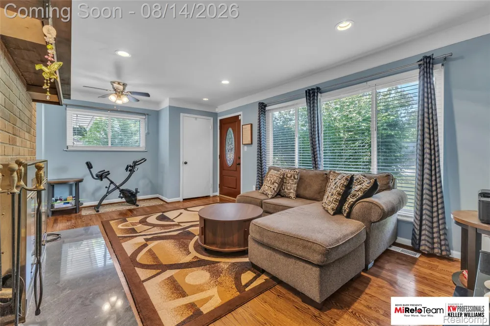8300 Pacton Drive Shelby Charter Township, MI 48317