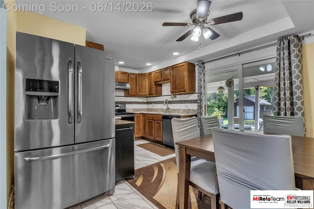8300 Pacton Drive Shelby Charter Township, MI 48317