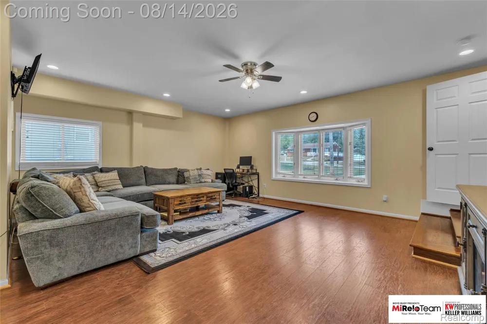 8300 Pacton Drive Shelby Charter Township, MI 48317