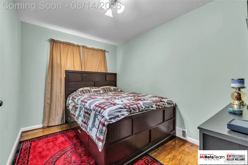 8300 Pacton Drive Shelby Charter Township, MI 48317