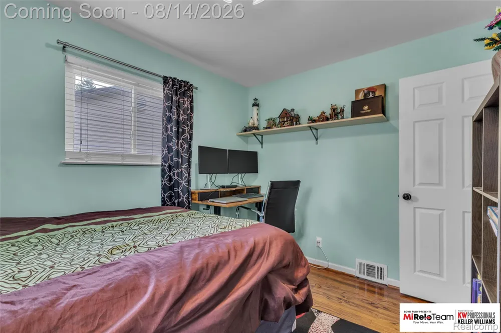 8300 Pacton Drive Shelby Charter Township, MI 48317