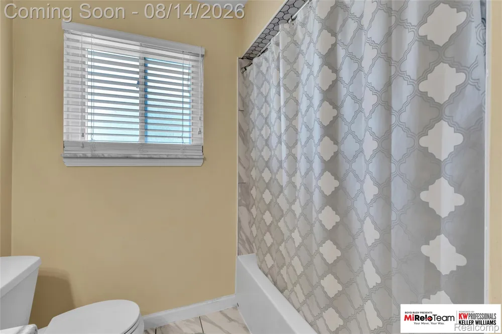 8300 Pacton Drive Shelby Charter Township, MI 48317