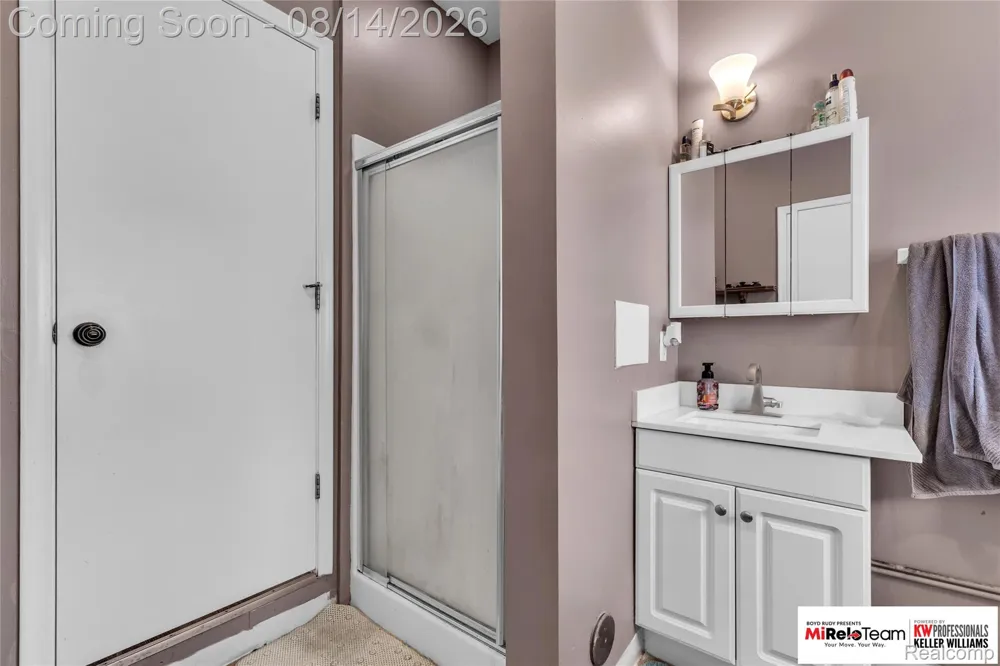 8300 Pacton Drive Shelby Charter Township, MI 48317