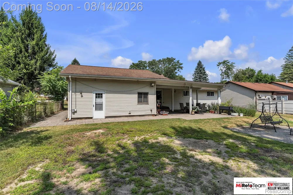 8300 Pacton Drive Shelby Charter Township, MI 48317