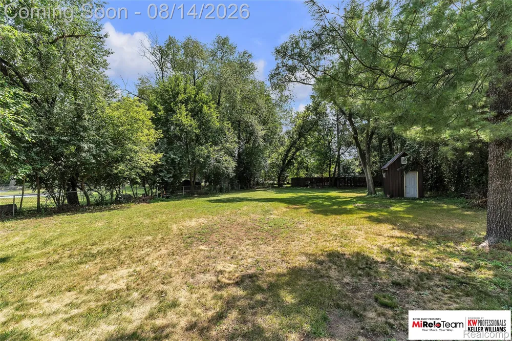 8300 Pacton Drive Shelby Charter Township, MI 48317