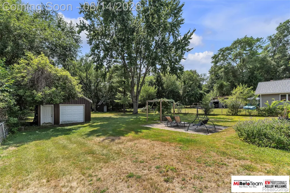 8300 Pacton Drive Shelby Charter Township, MI 48317