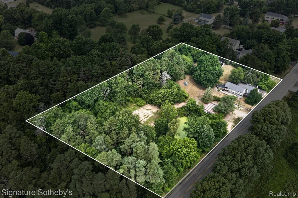 3310 SE Baldwin Road Hadley Township, MI 48455