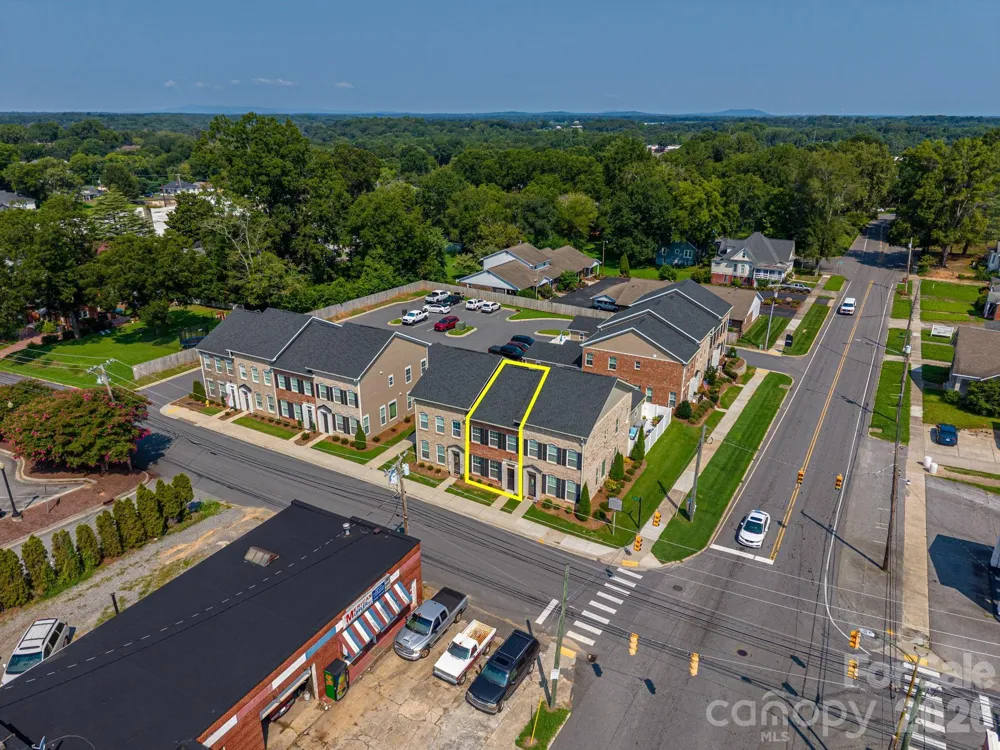 104 W Pine Street Lincolnton, NC 28092