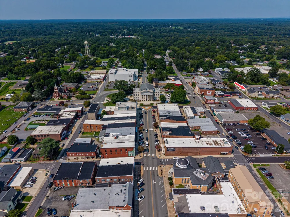 104 W Pine Street Lincolnton, NC 28092