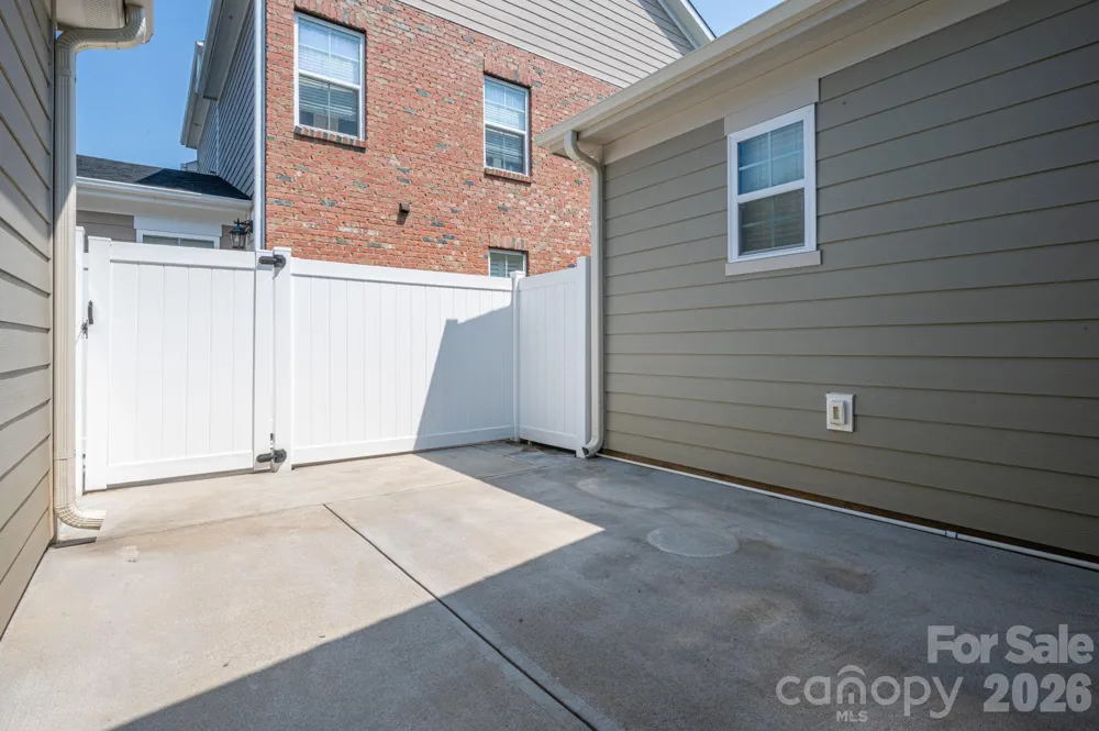 104 W Pine Street Lincolnton, NC 28092