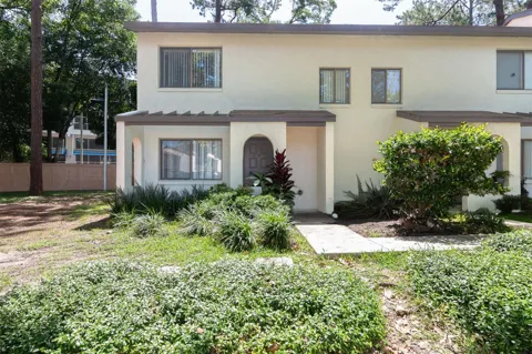 2635 SW 35TH PLACE #301