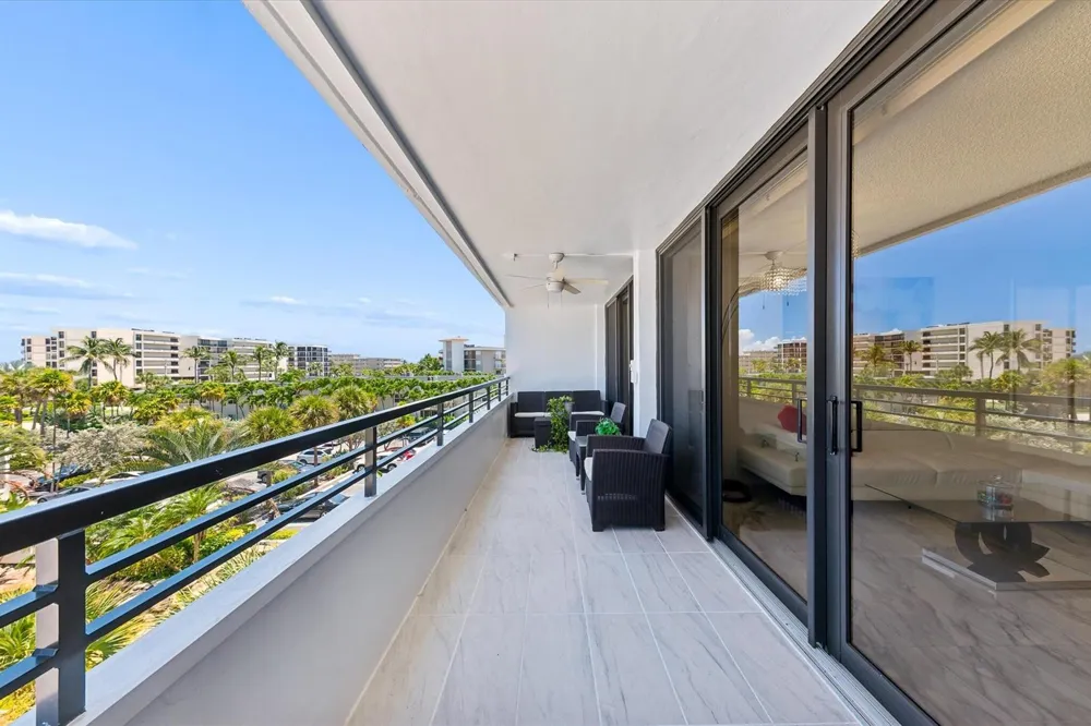 3589 S Ocean Boulevard #403 South Palm Beach, FL 33480