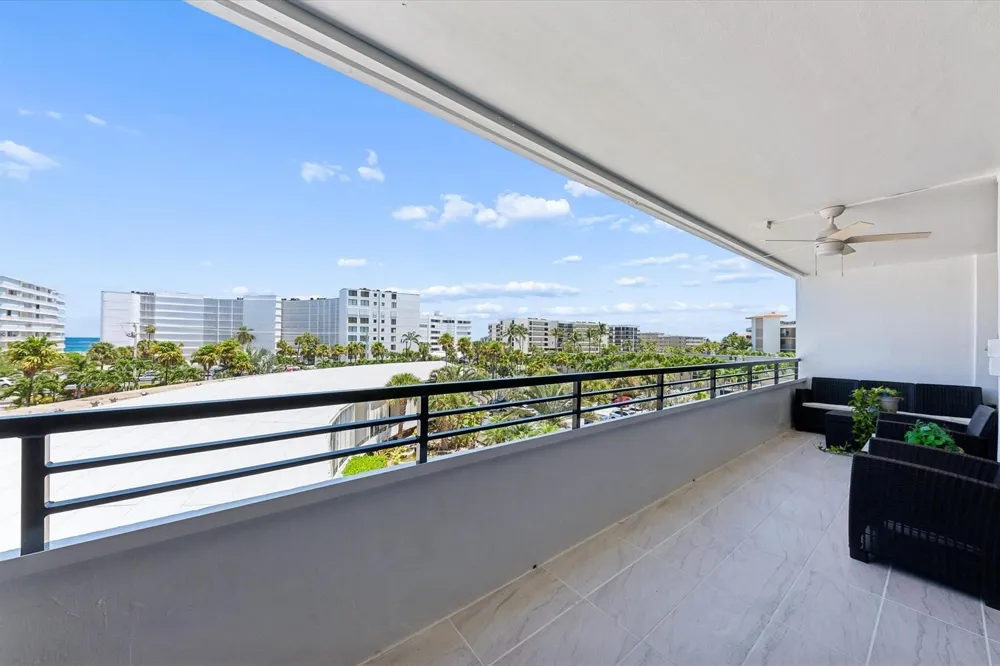 3589 S Ocean Boulevard #403 South Palm Beach, FL 33480