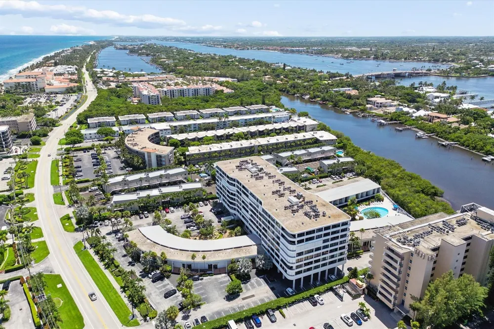 3589 S Ocean Boulevard #403 South Palm Beach, FL 33480