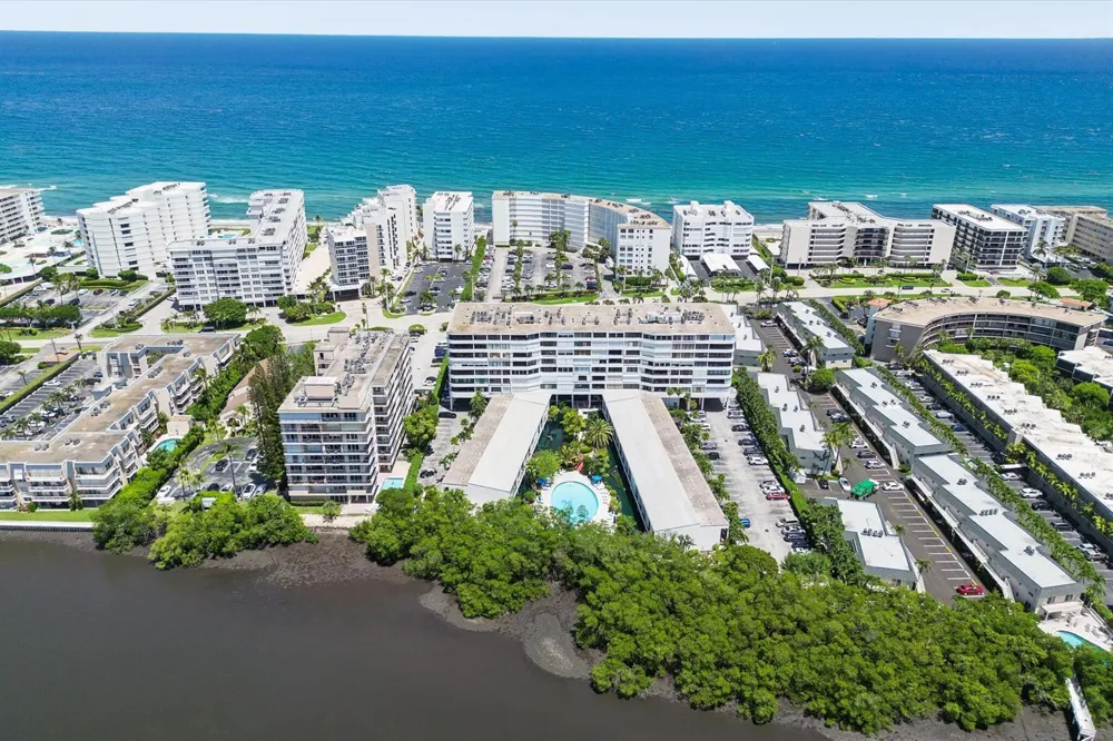 3589 S Ocean Boulevard #403 South Palm Beach, FL 33480
