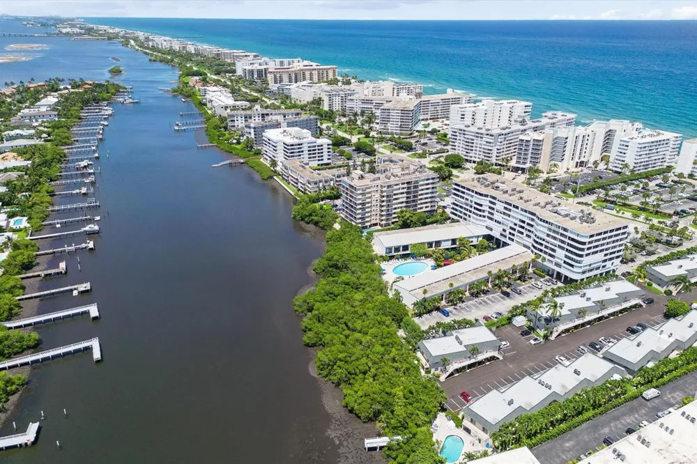 3589 S Ocean Boulevard #403 South Palm Beach, FL 33480