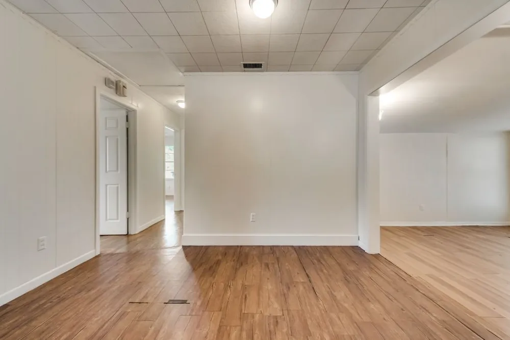 1001 S Carlton Street Ennis, TX 75119