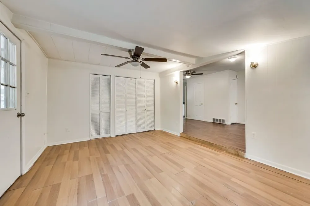 1001 S Carlton Street Ennis, TX 75119