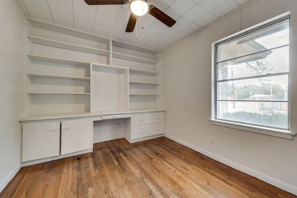 1001 S Carlton Street Ennis, TX 75119