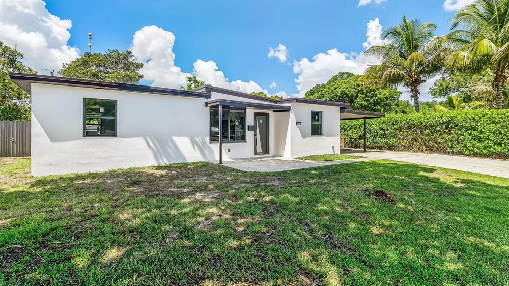 118 NEWTON ROAD West Park, FL 33023