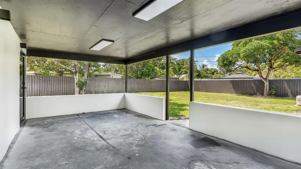 118 NEWTON ROAD West Park, FL 33023