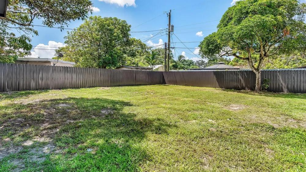 118 NEWTON ROAD West Park, FL 33023