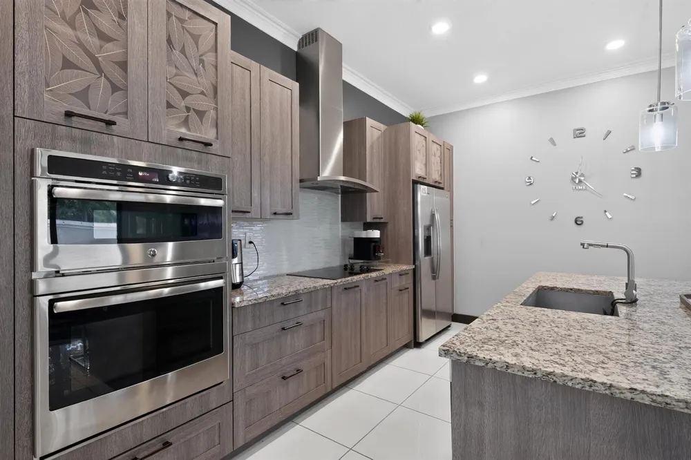 9023 NW 161ST TERRACE Miami Lakes, FL 33018