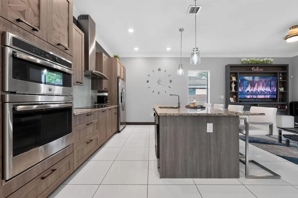 9023 NW 161ST TERRACE Miami Lakes, FL 33018