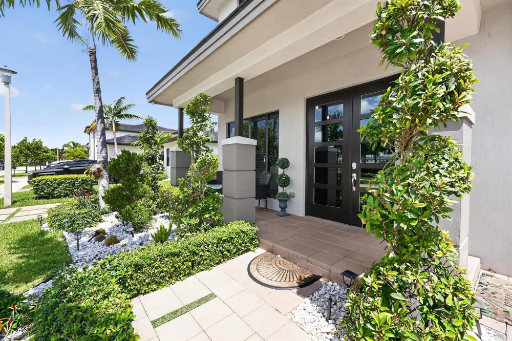 9023 NW 161ST TERRACE Miami Lakes, FL 33018