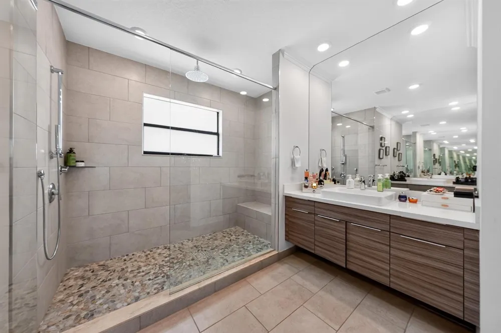 9023 NW 161ST TERRACE Miami Lakes, FL 33018