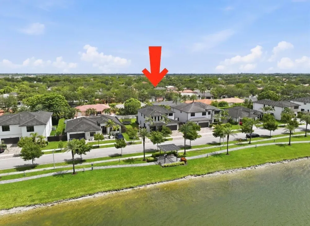 9023 NW 161ST TERRACE Miami Lakes, FL 33018