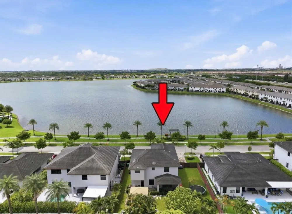 9023 NW 161ST TERRACE Miami Lakes, FL 33018