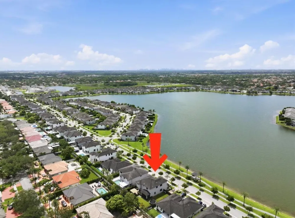 9023 NW 161ST TERRACE Miami Lakes, FL 33018