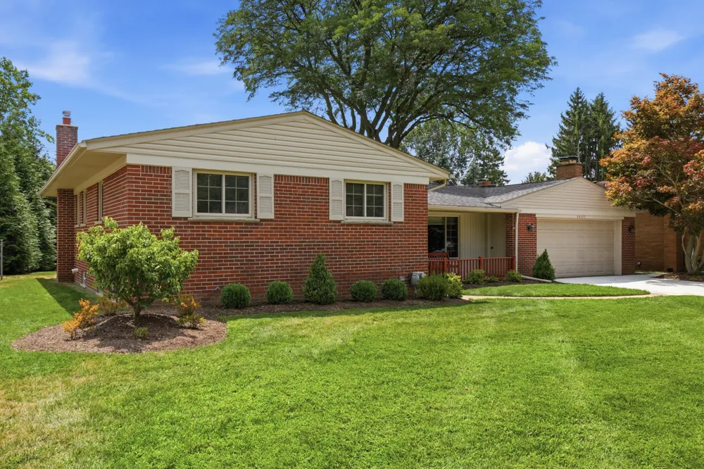 34357 Munger Drive Livonia, MI 48154