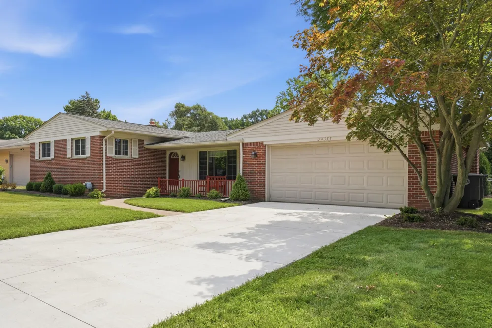 34357 Munger Drive Livonia, MI 48154
