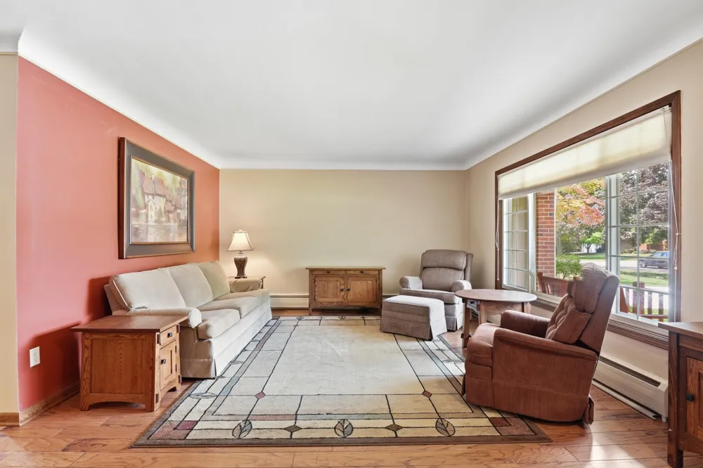 34357 Munger Drive Livonia, MI 48154