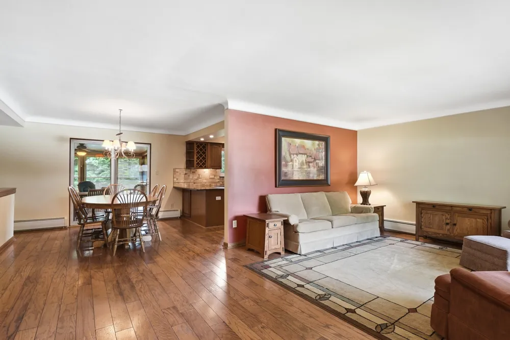 34357 Munger Drive Livonia, MI 48154