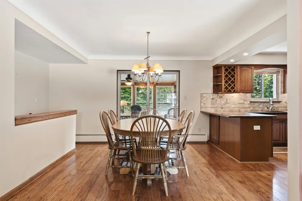 34357 Munger Drive Livonia, MI 48154