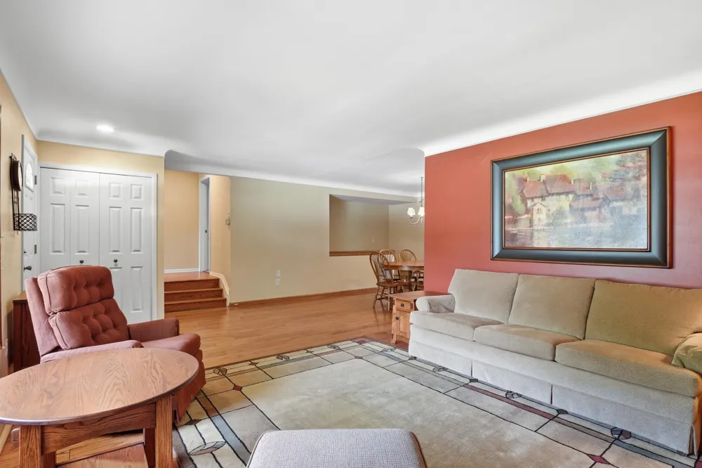 34357 Munger Drive Livonia, MI 48154