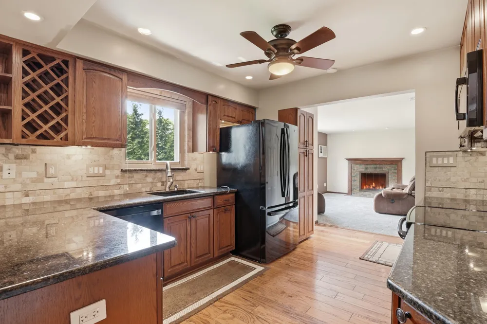 34357 Munger Drive Livonia, MI 48154