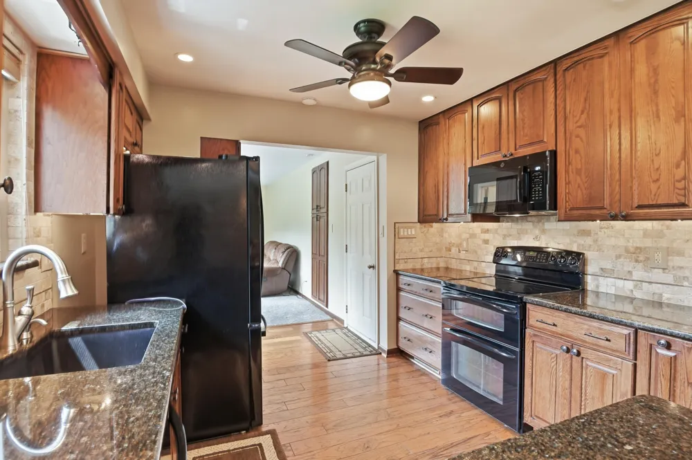 34357 Munger Drive Livonia, MI 48154